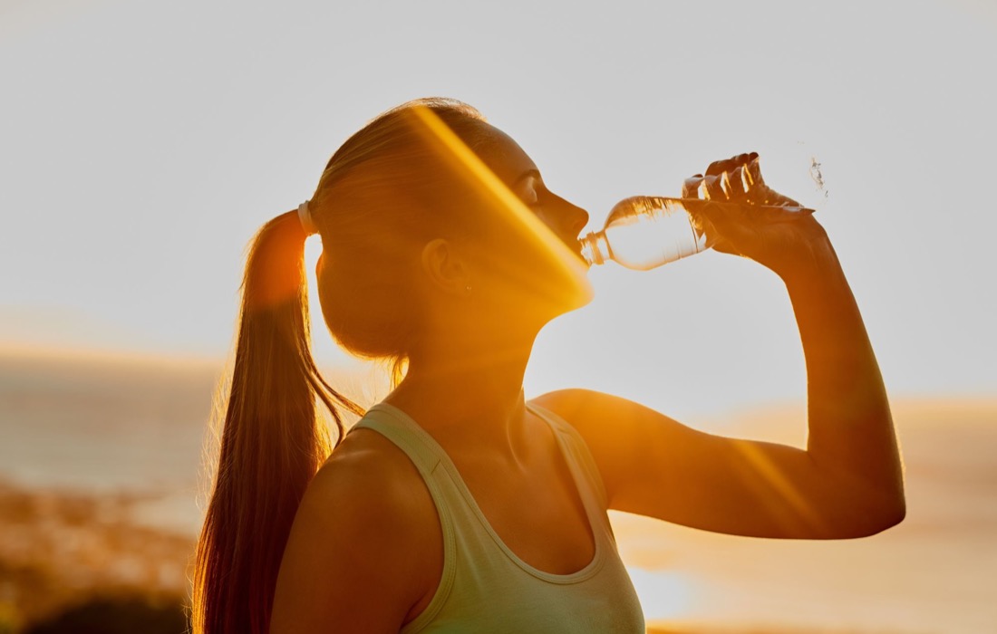 L'Importance Cruciale de l'Hydratation en Période de Canicule : Préserver la Santé au Travail